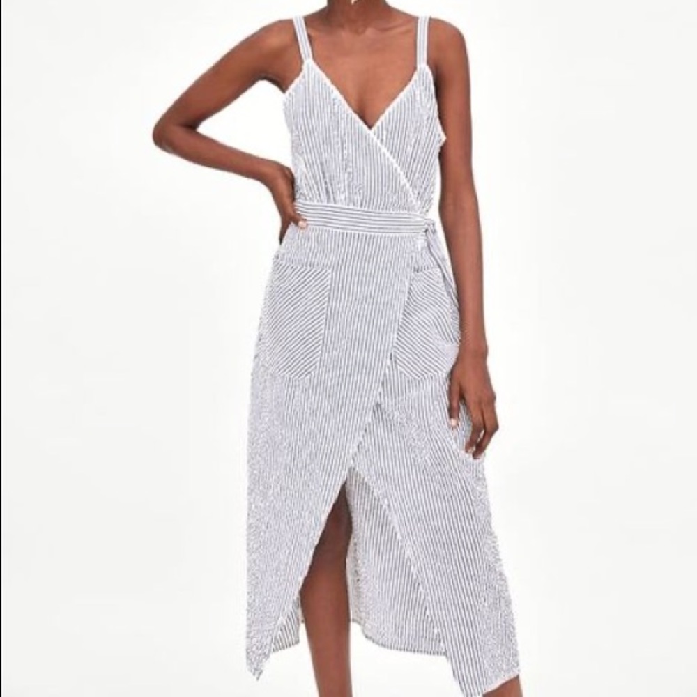 Zara seersucker wrap dress with bow and pockets